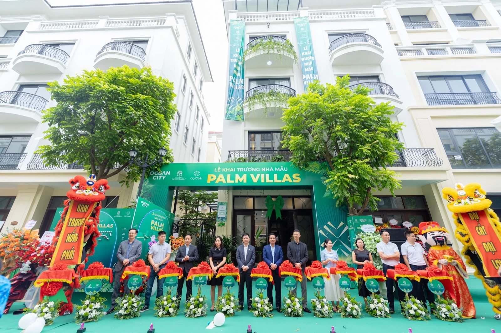 Hơn 1000 lượt khách tham quan nhà mẫu Palm Villas trong ngày khai trương