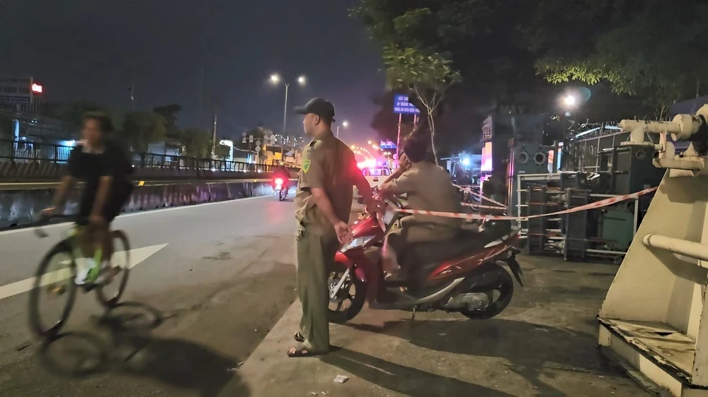 Lái xe ôm đâm chết người bán đồ câu cá trong cuộc nhậu trên vỉa hè