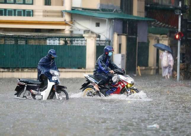 Siêu bão YAGI giật trên cấp 17 ảnh hưởng đến Hà Nội thế nào?