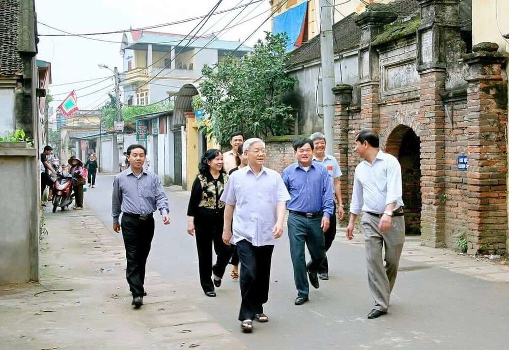 'Cán bộ trung ương về tỉnh làm việc là bình thường, việc gì phải “trống giong cờ mở”'