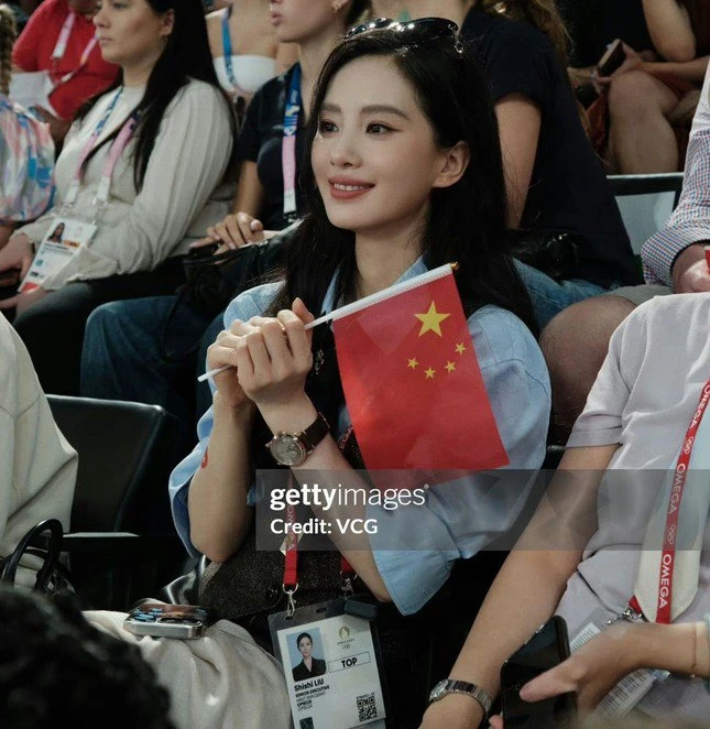 Lưu Thi Thi chiếm sóng Olympic Paris vì quá đẹp