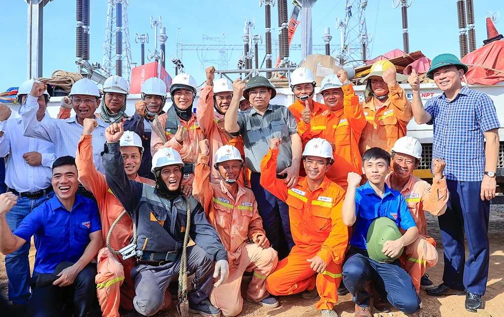 Thủ tướng yêu cầu khánh thành đường dây 500kV mạch 3 Quảng Trạch - Phố Nối trong tháng 7