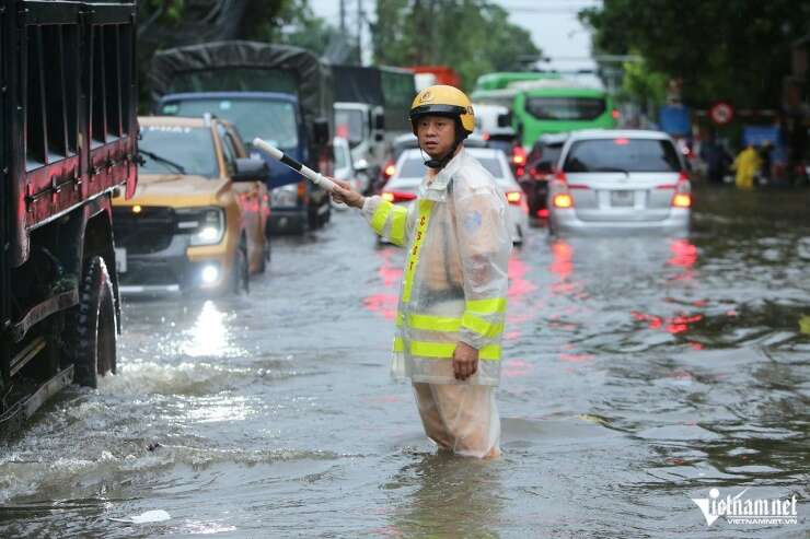 4 điểm trên cao tốc Nội Bài - Lào Cai bị tắc do ngập nước, sạt lở