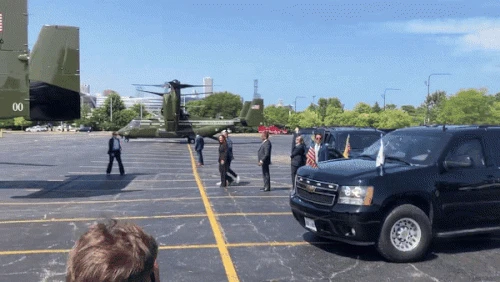Trực thăng siêu dị MV-22 Tiltrotor chở Phó Tổng thống Mỹ đến Đại hội đảng Dân chủ