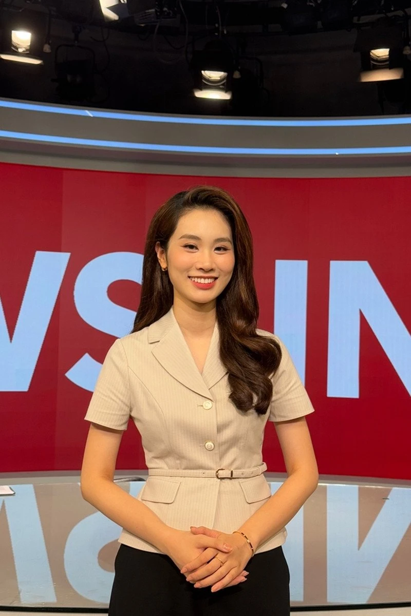 MC từng lọt top 5 hoa hậu, nói tiếng Anh như gió trên VTV là ai?