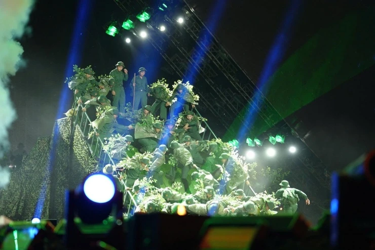 20.000 khán giả khóc suốt 5 tiếng Sao nhập ngũ Concert 2025