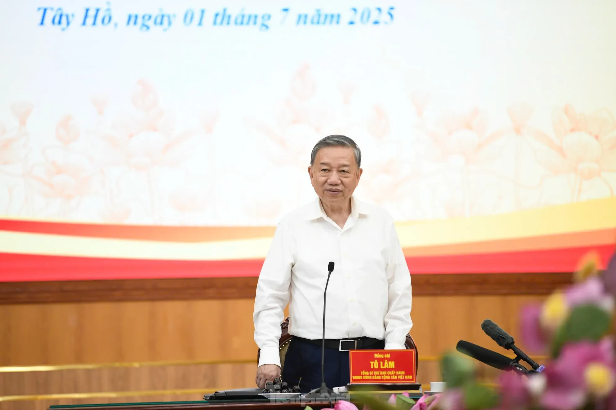 Tổng Bí thư: Công chức phường thấy dân khó khăn phải lao đến hỗ trợ