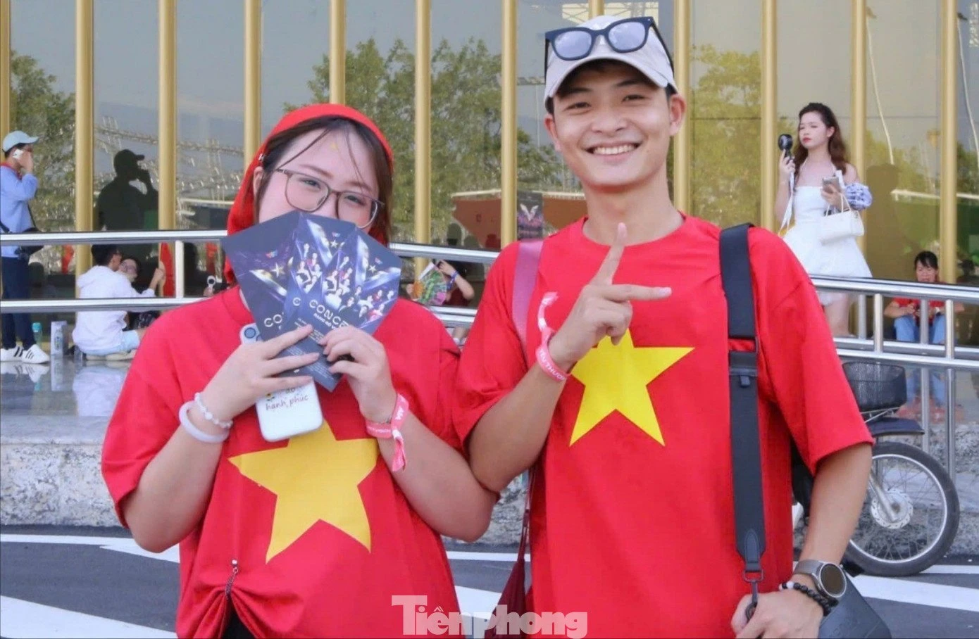Bùng nổ trend áo phông yêu nước