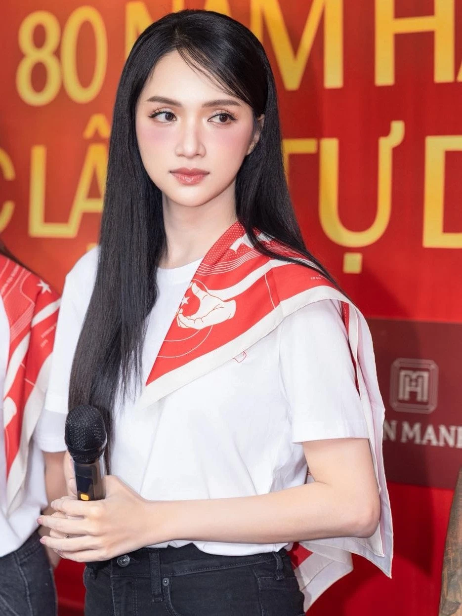 Hương Giang, Ninh Dương Story góp hàng trăm triệu đến dân chịu bão Bualoi