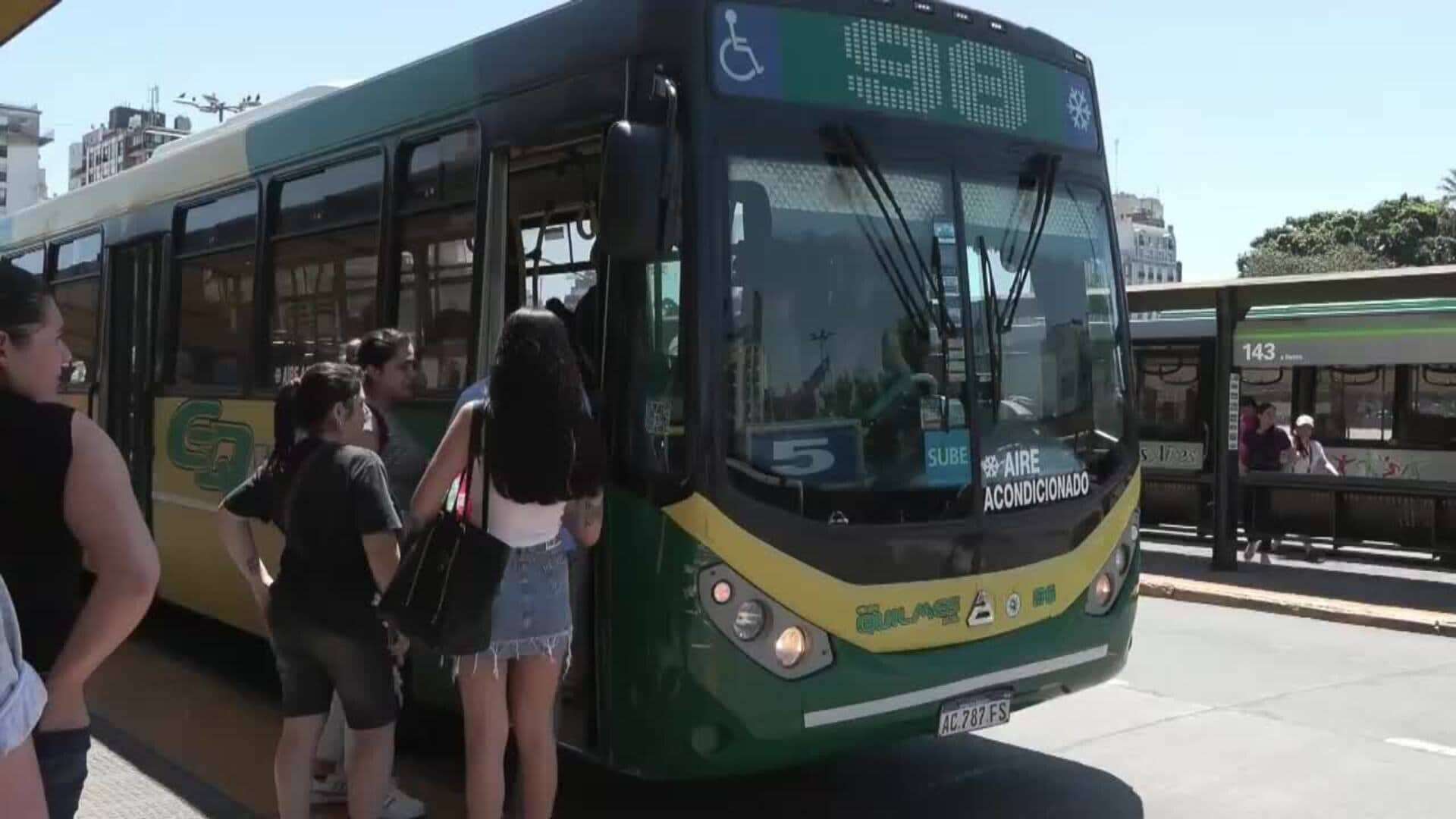 Caos en Buenos Aires por la huelga del transporte aéreo, trenes, metro y taxis