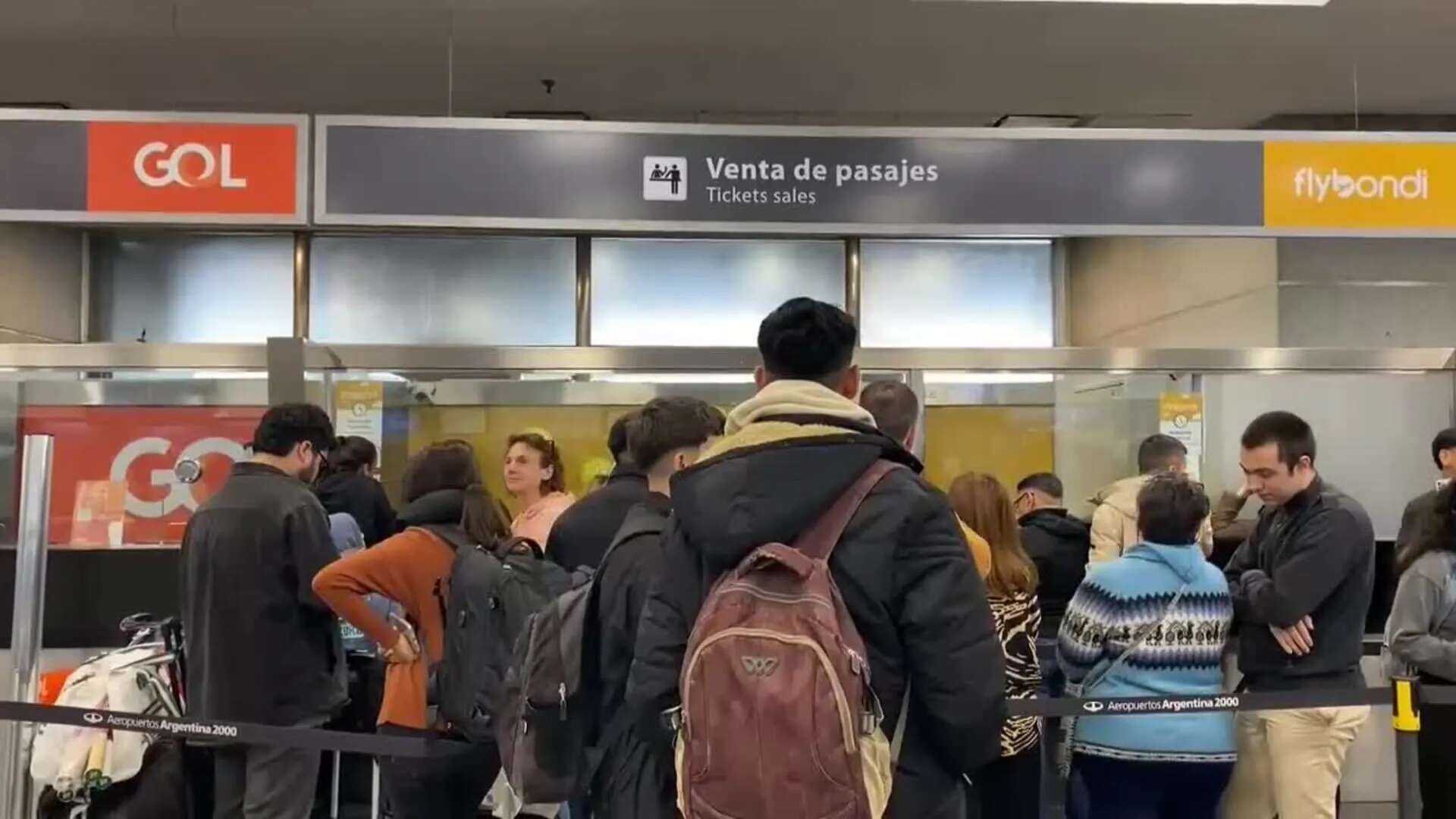 Paro de 24 horas de trabajadores de Aerolíneas Argentinas tendrá un costo de 2.5 millones de dólares