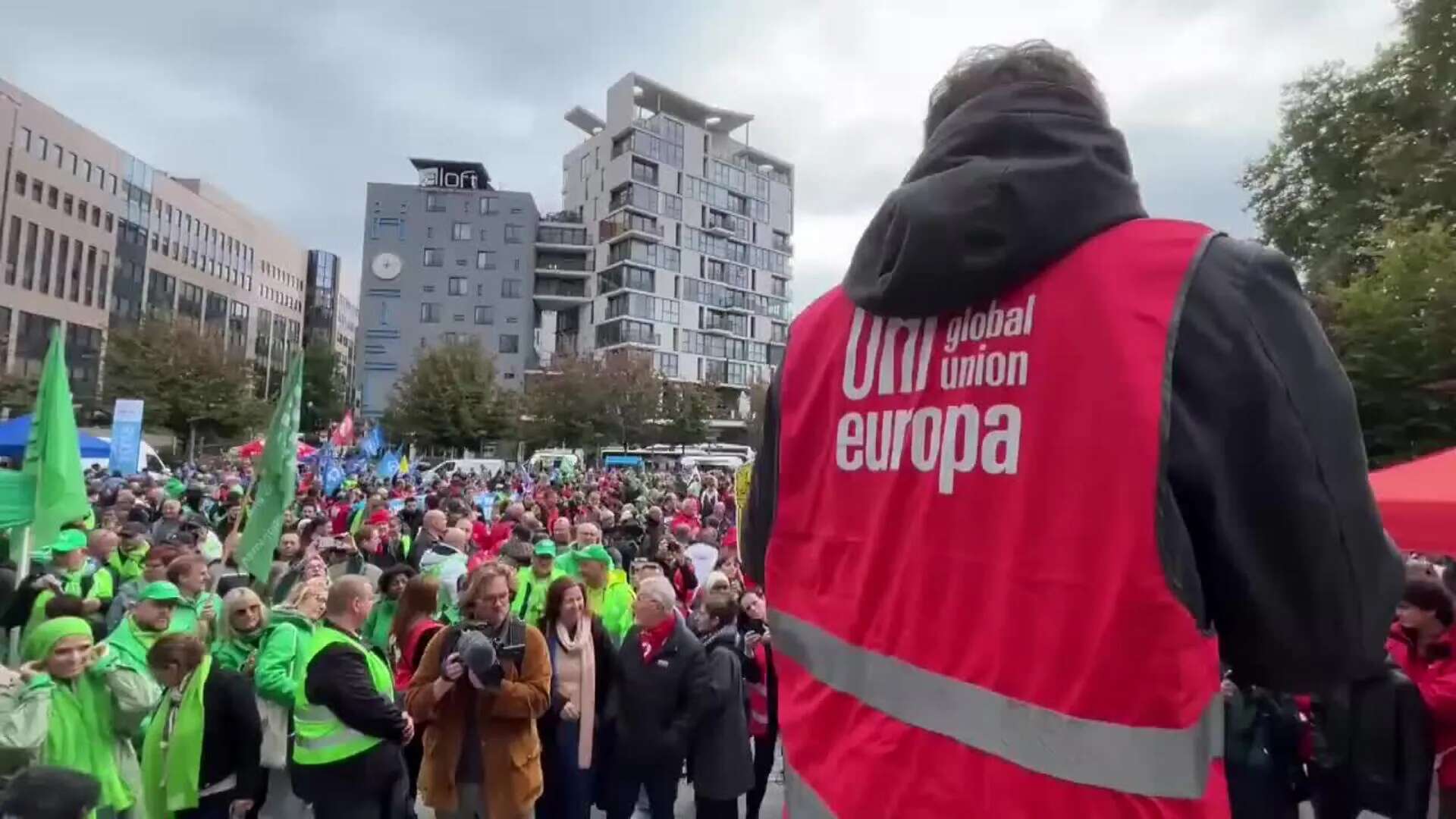 Sindicalistas europeos protestan por las condiciones laborales frente al Consejo Europeo