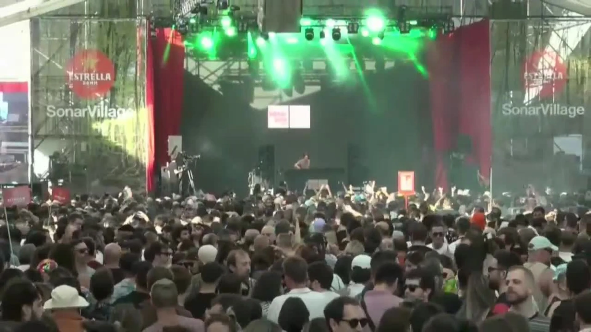 Resuena la segunda jornada del Sónar en Barcelona con un lleno casi total