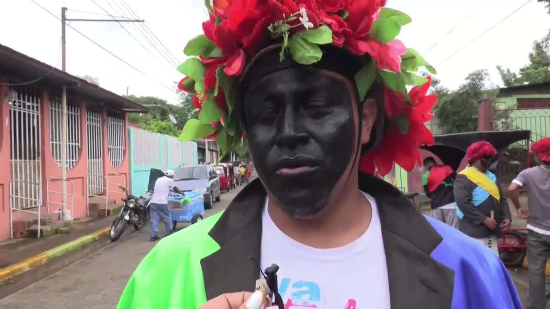 Con combates y danza Nicaragua mantiene viva centenaria tradición en honor a Santa Ana