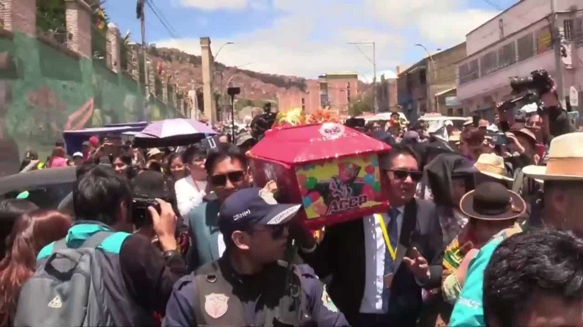 El Pepino regresa a la vida para ser el alma de los festejos del carnaval en Bolivia