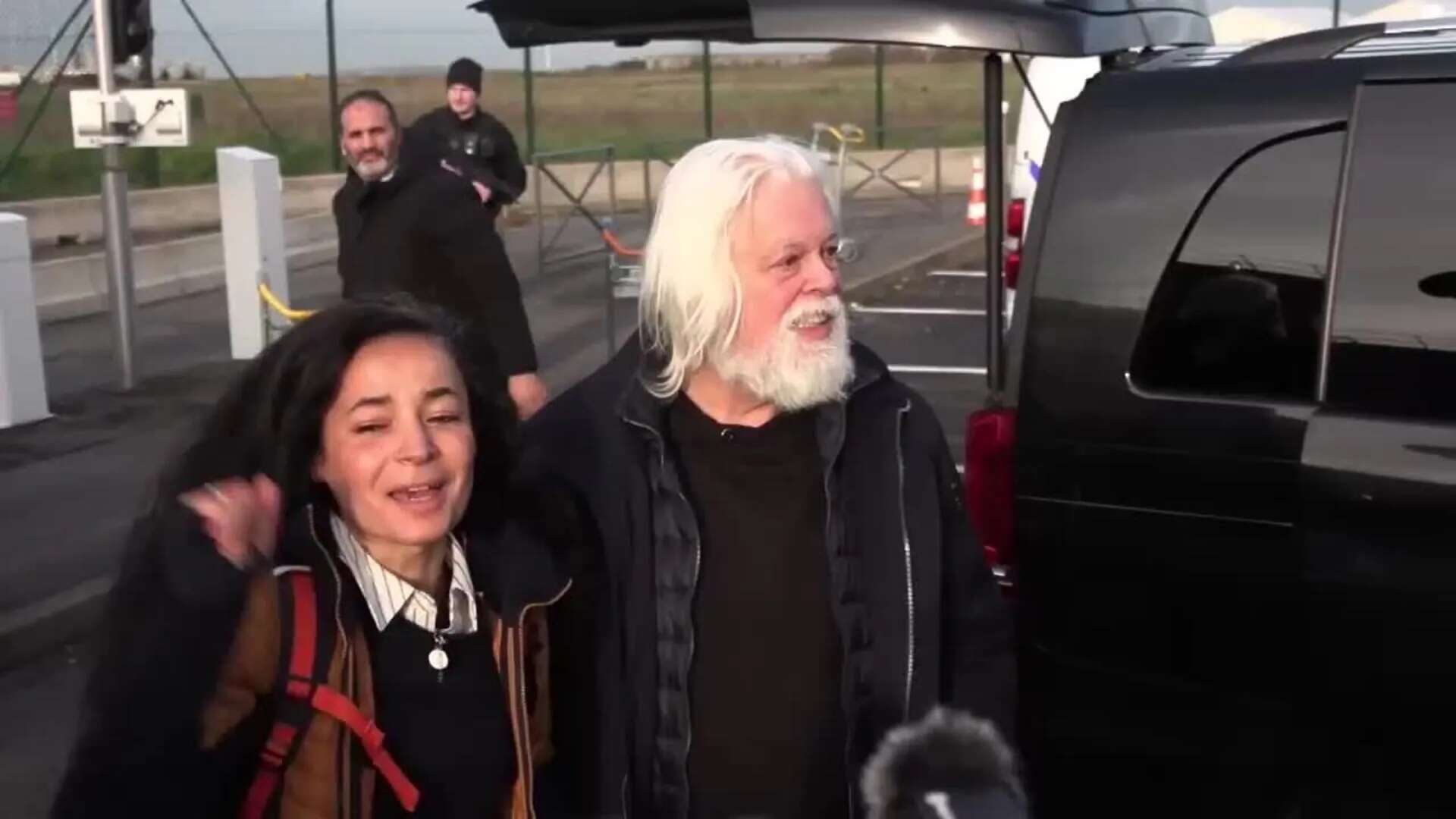 El defensor de ballenas Paul Watson dice que no abandonará su lucha tras ser liberado