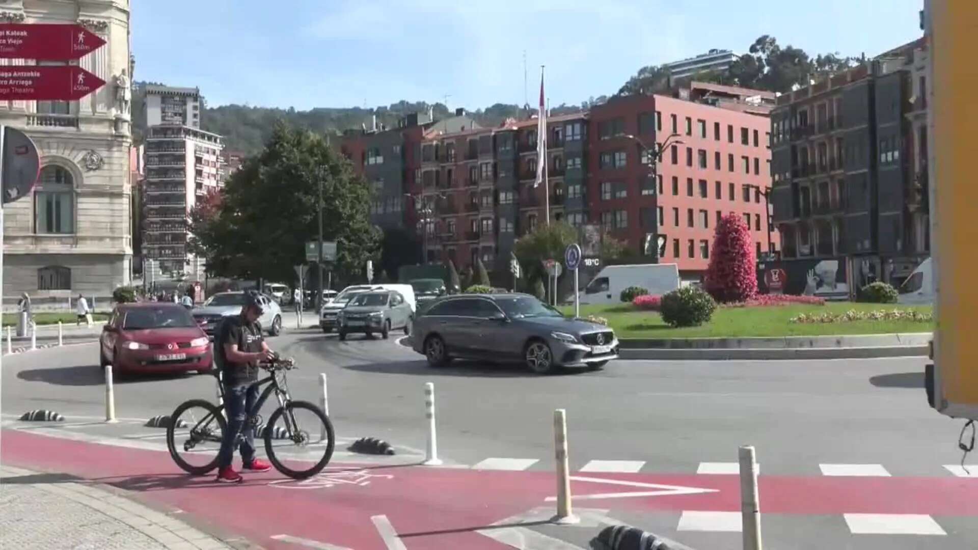 Bilbao multa desde hoy a los coches más contaminantes que entren en la zona de bajas emisiones