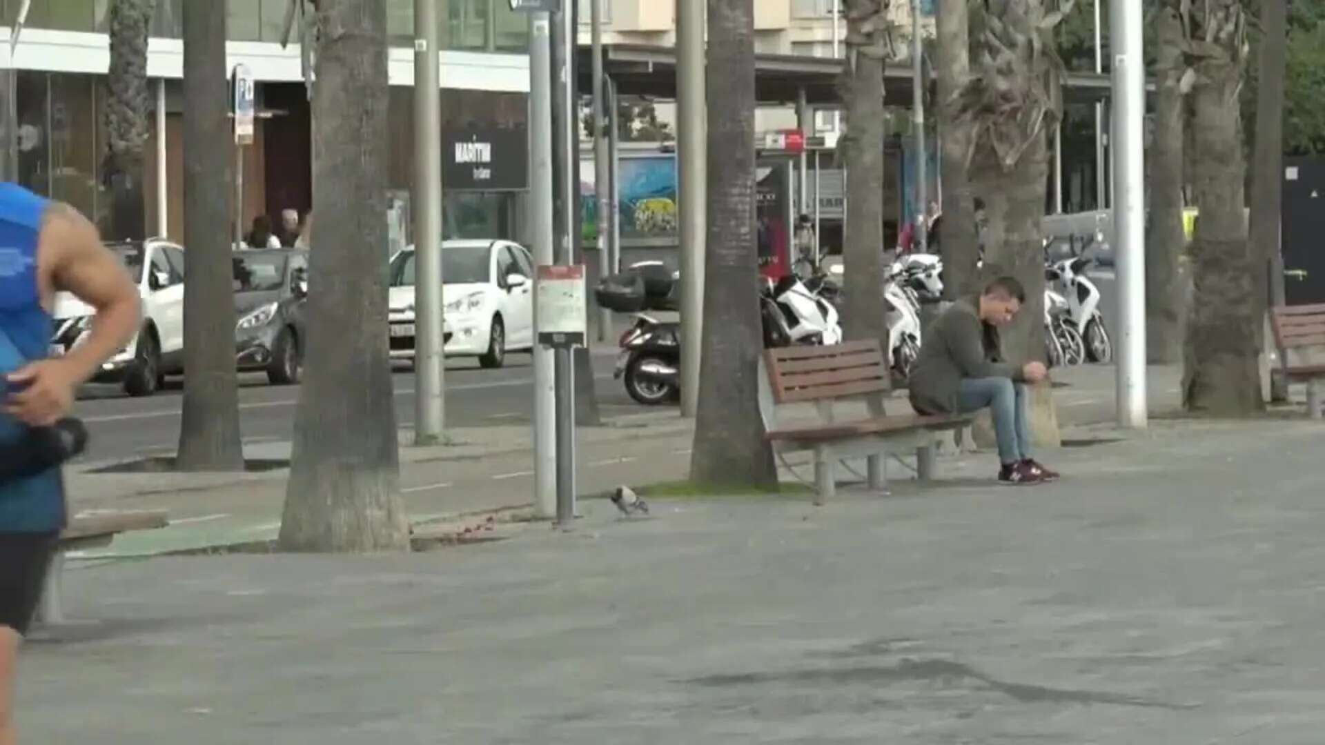 Primer sábado de noviembre con el cielo semicubierto en Barcelona