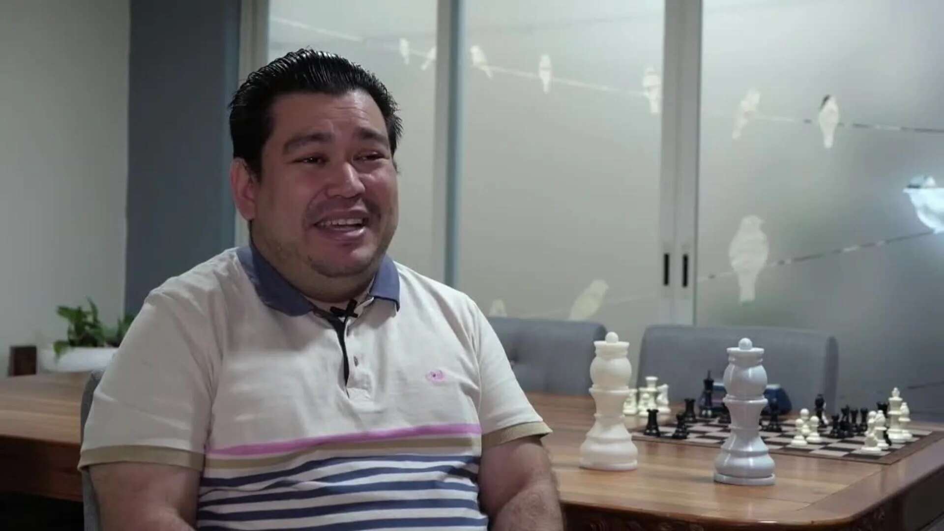 Padre de niña genio mexicana que conquista campeonatos de ajedrez habla orgulloso de su hija
