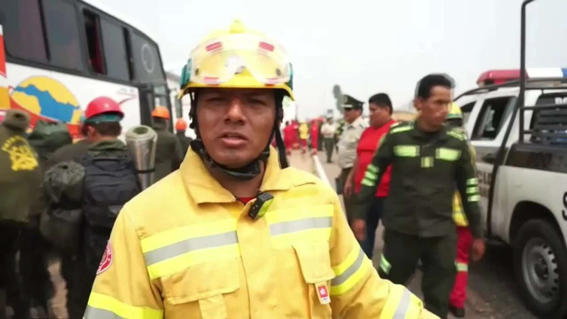 Gobierno de Bolivia envía a expertos de Chile y a miles de bomberos a regiones afectadas por incendios