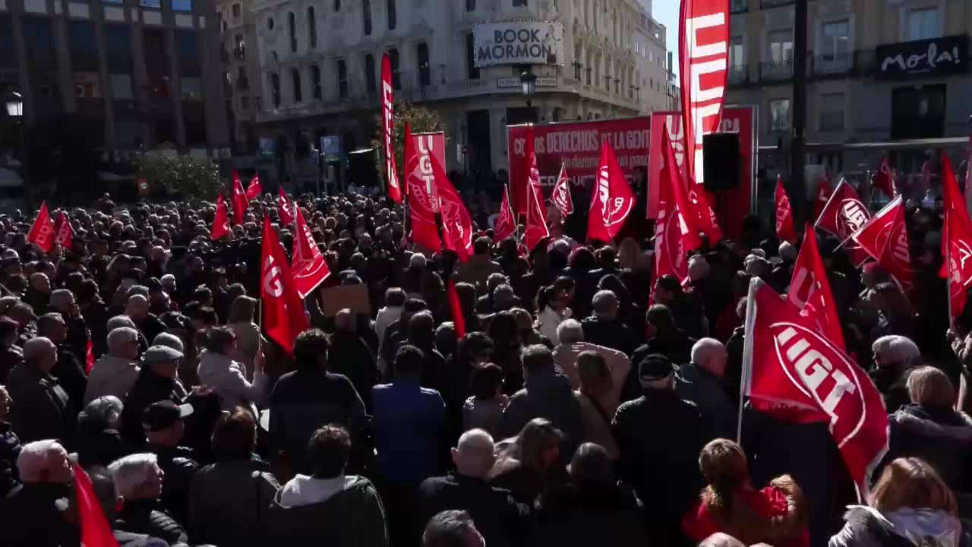 Concentración en Madrid bajo el lema ‘Con los derechos de la gente no se juega'