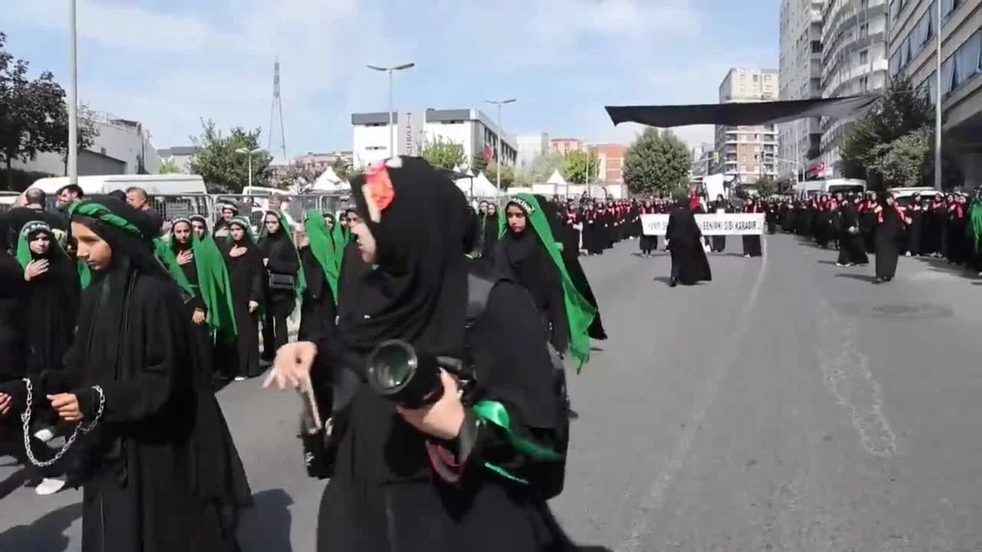 Celebran en Estambul la ceremonia previa a la Ashura, que conmemora la muerte del tercer imán chií Hussein