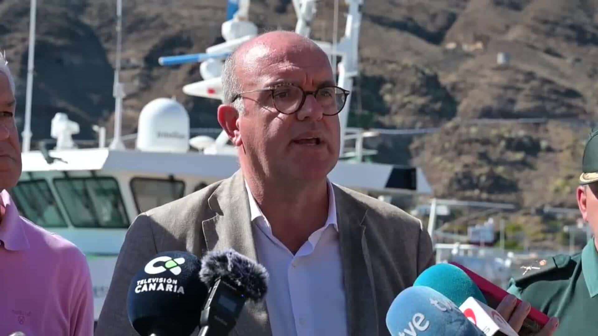 Cuatro menores entre los supervivientes del cayuco que volcó en El Hierro