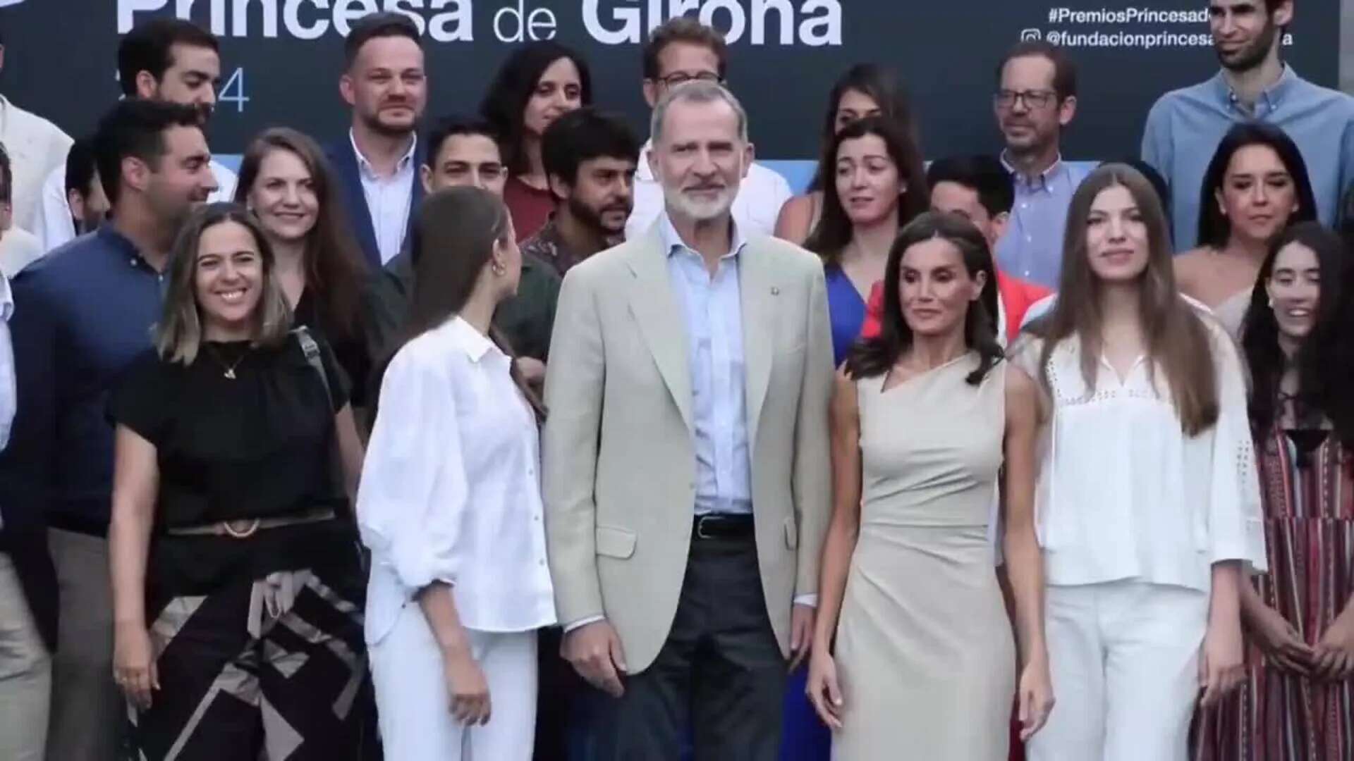 Los reyes y sus hijas se reúnen en Lloret de Mar con premiados Princesa de Girona