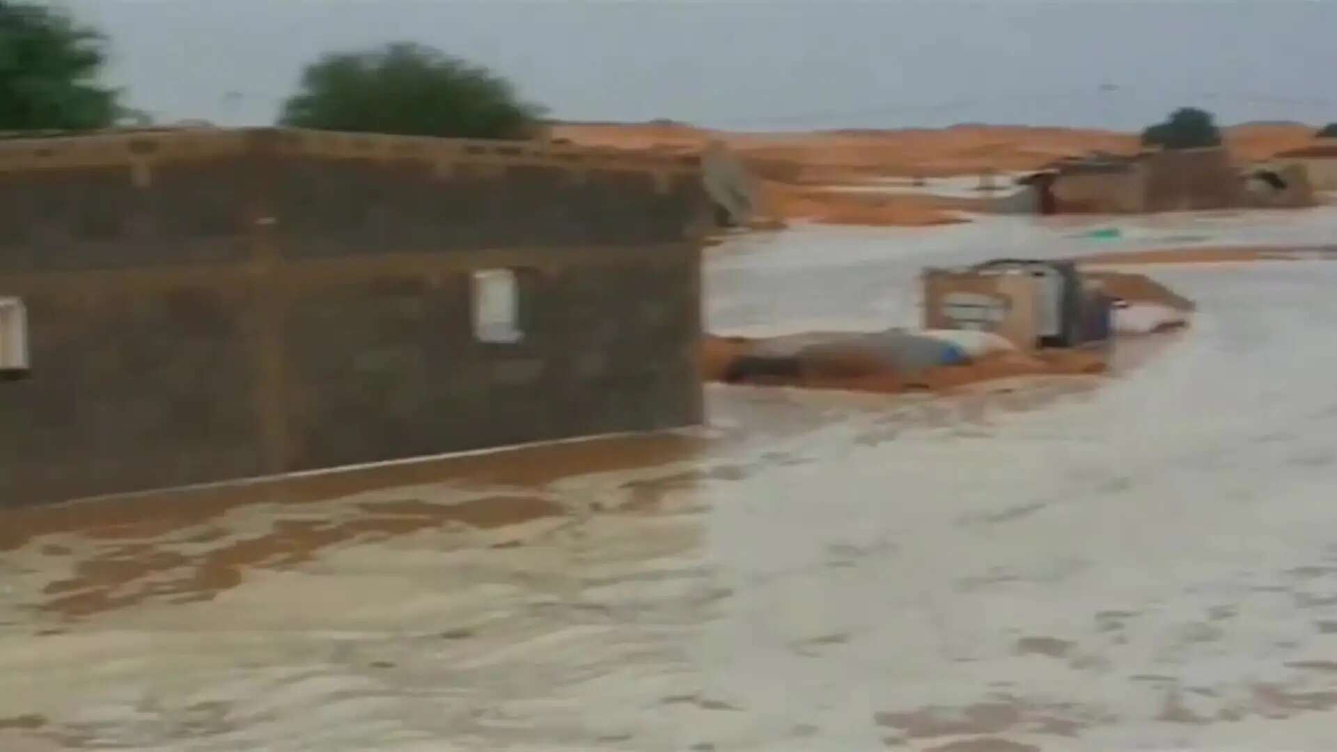 Unas 350 familias saharauis evacuadas de los campamentos de Tinduf por intensas lluvias