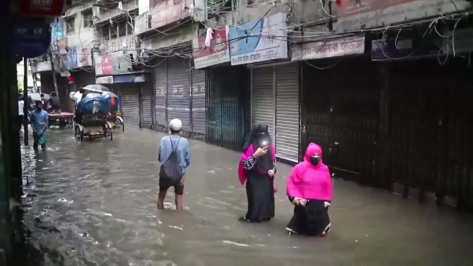 Fuertes lluvias inundan Daca