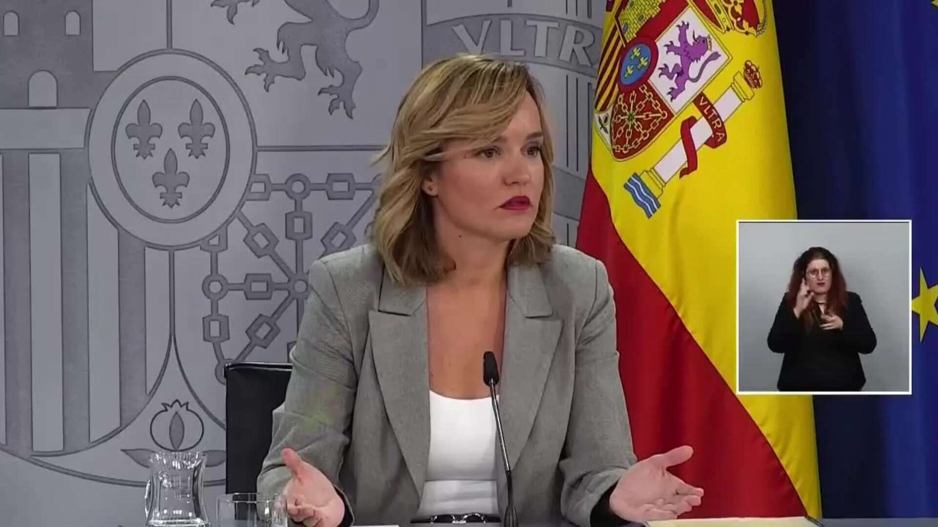 Alegría acusa a Ayuso de absentismo laboral por 