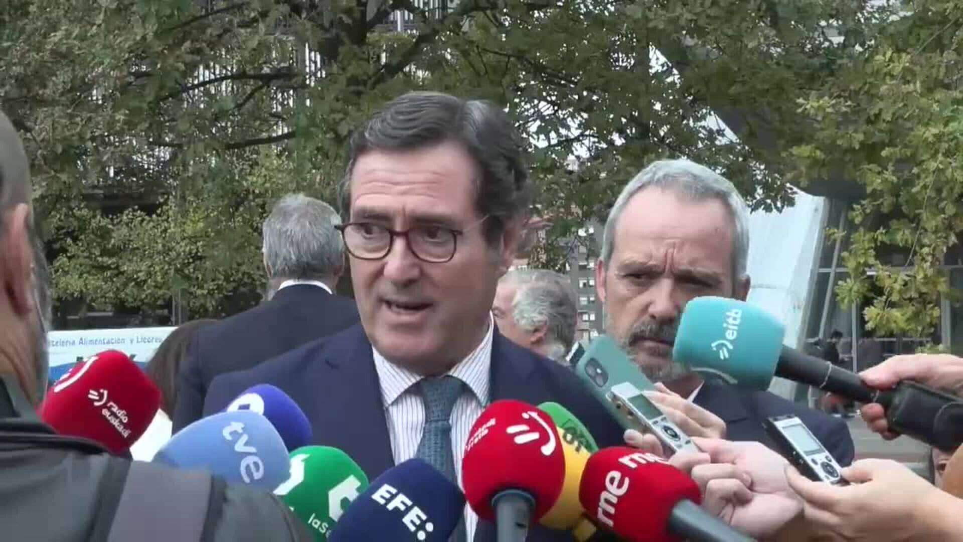 Garamendi rechaza los permisos retribuidos sin pactar y con empresas arruinadas