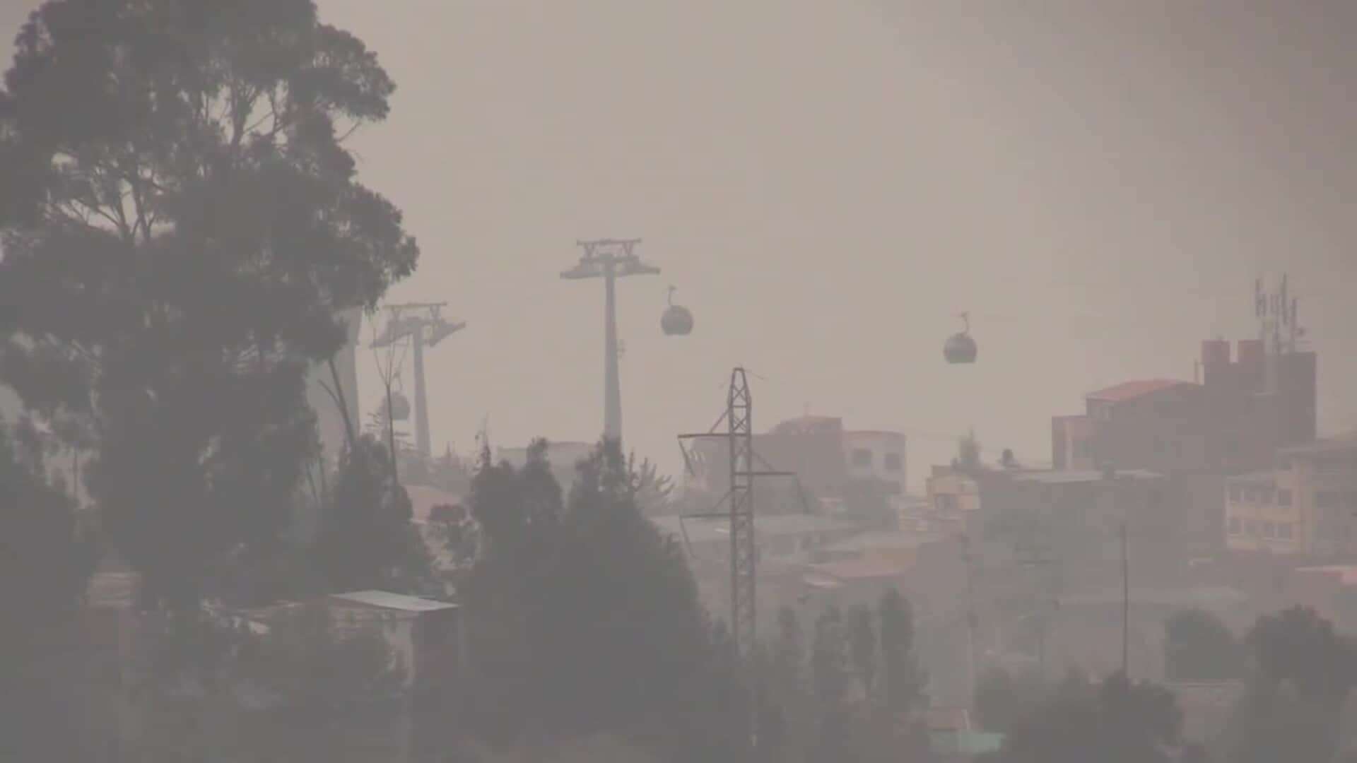 Suspenden vuelos y clases presenciales en zonas más afectadas por los incendios en Bolivia