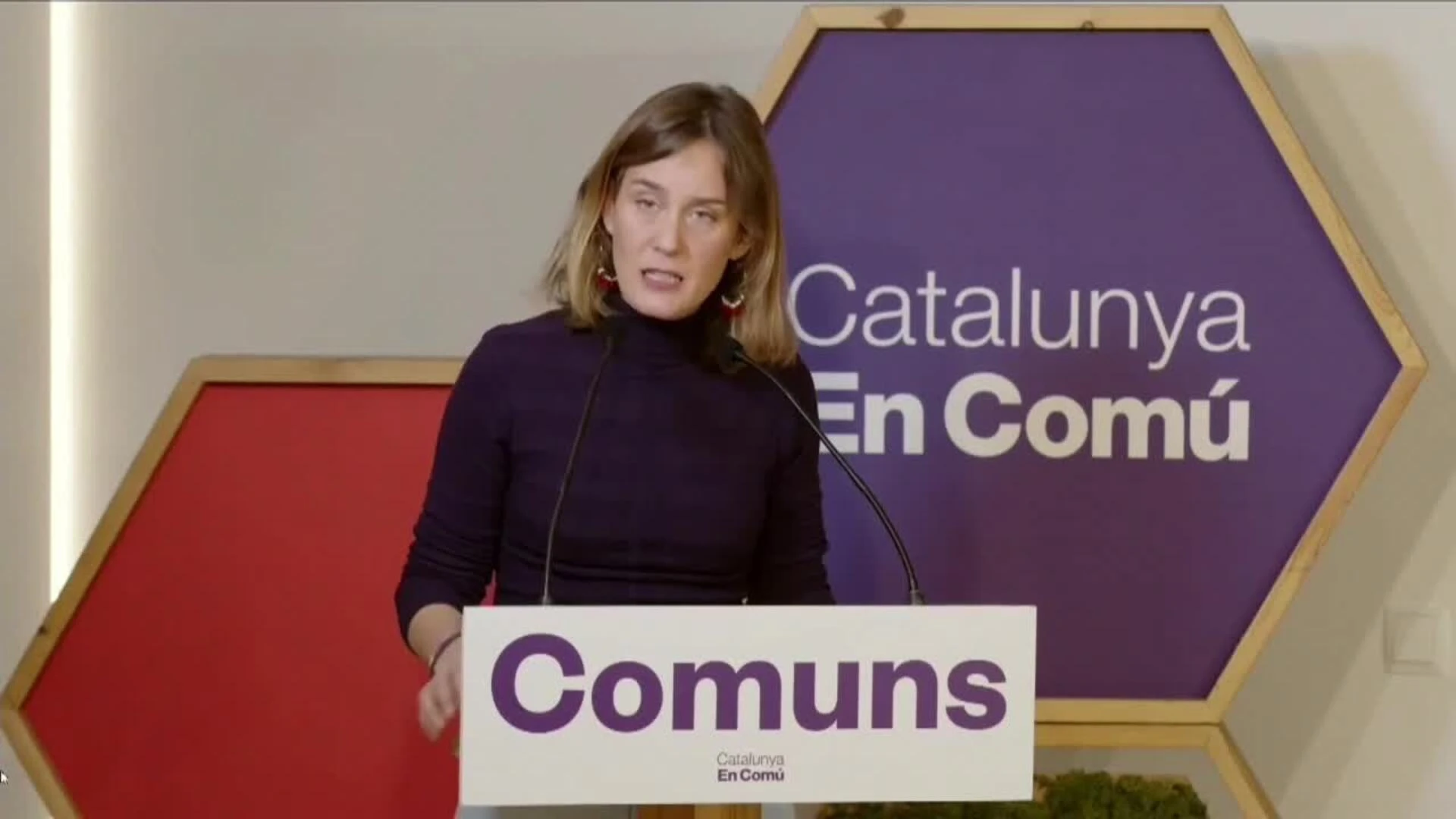 Comunes exigen a Aragonès 