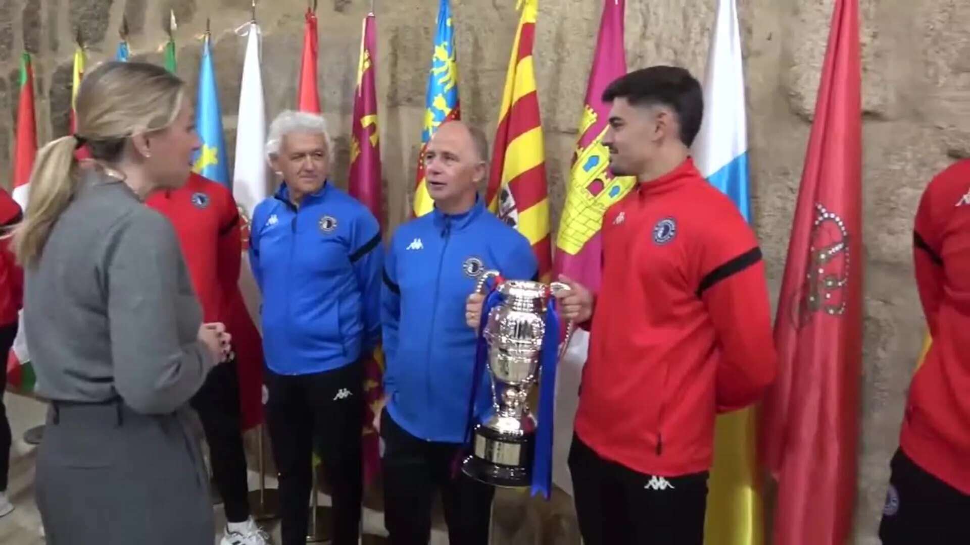 Guardiola recibe al CD Extremadura 1924 tras ganar la Copa Federación