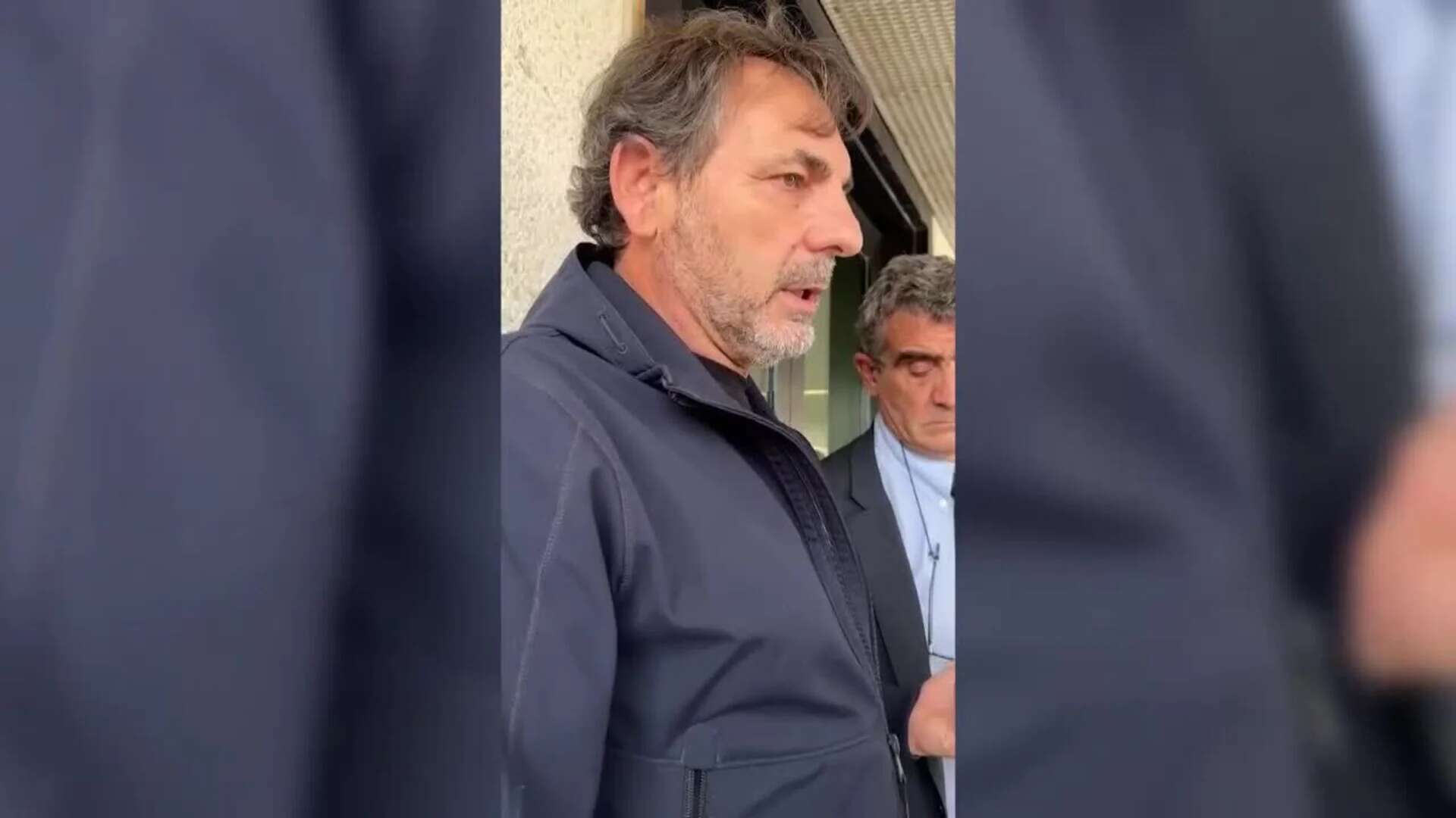 El fundador de Open Arms habla con los medios tras la audiencia del juicio contra Salvini