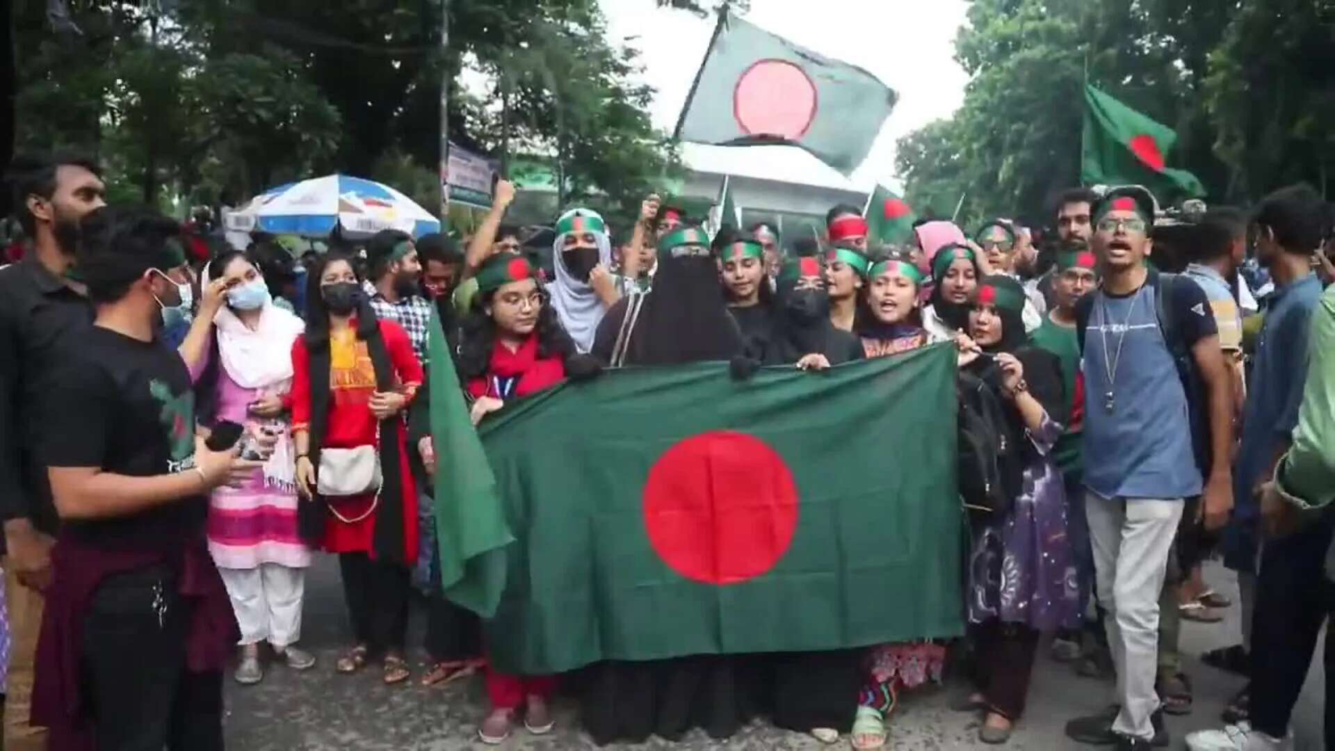 Se cumple un mes de la dimisión del Gobierno de Bangladés por la presión de los estudiantes