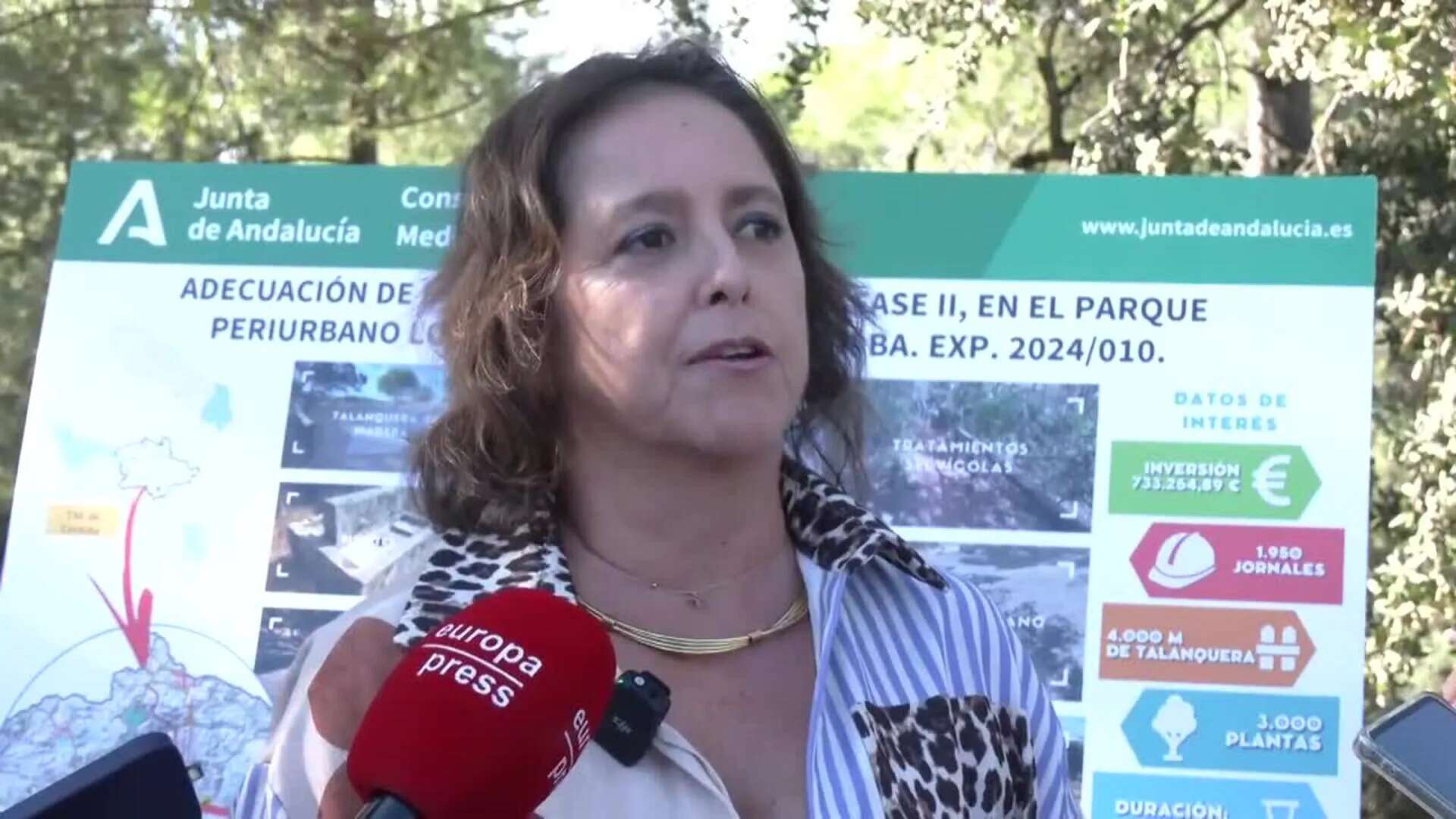 García (Medio Ambiente Andalucía) visita las obras de adecuación en el Parque Los Villares