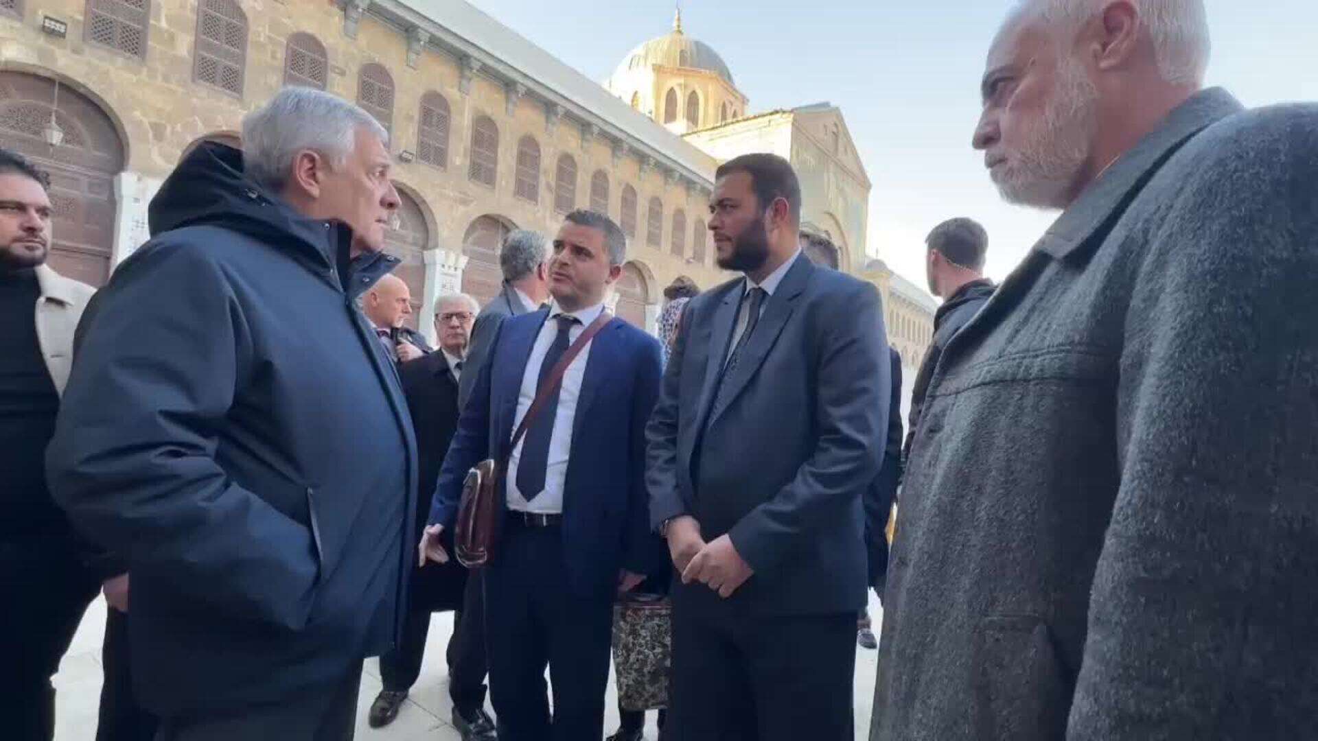 Antonio Tajani visita la mezquita de los Omeyas en Damasco