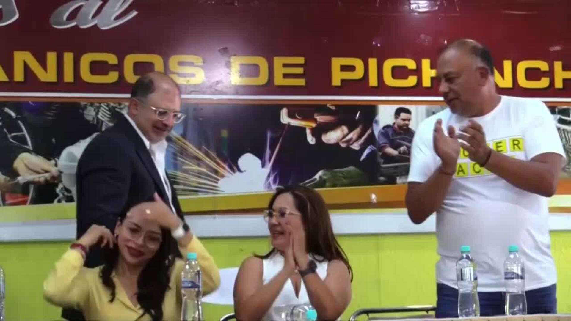 Candidato presidencial socialcristiano se compromete a fortalecer a artesanos de Ecuador