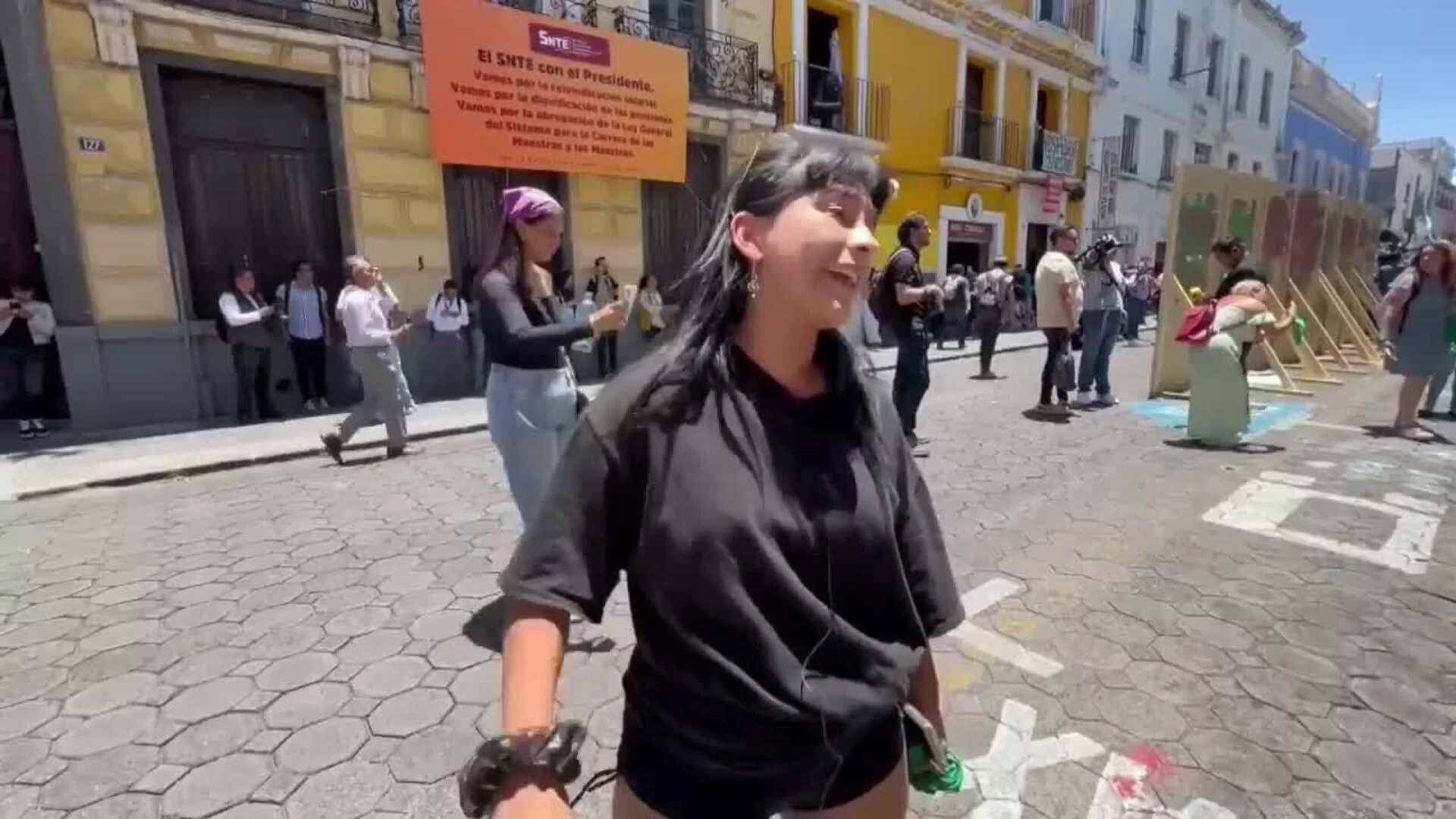 Activistas celebran la despenalización del aborto en el estado mexicano de Puebla