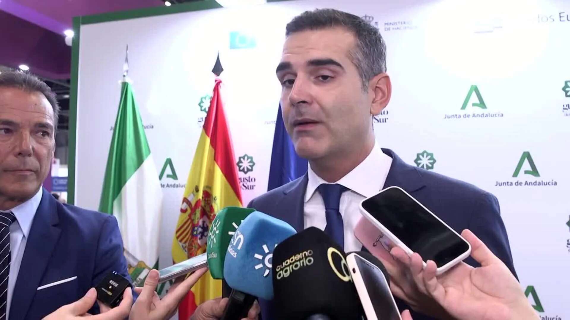 La Junta de Andalucía llama a 