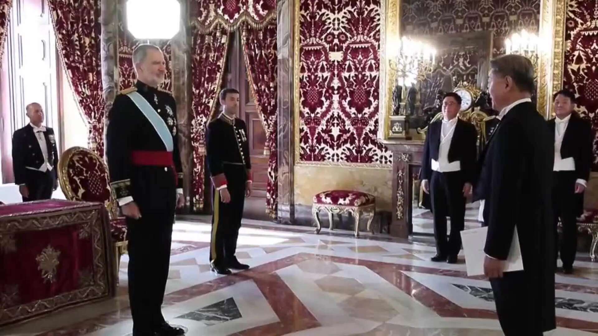 Seis nuevos embajadores presentan sus cartas credenciales al rey Felipe VI