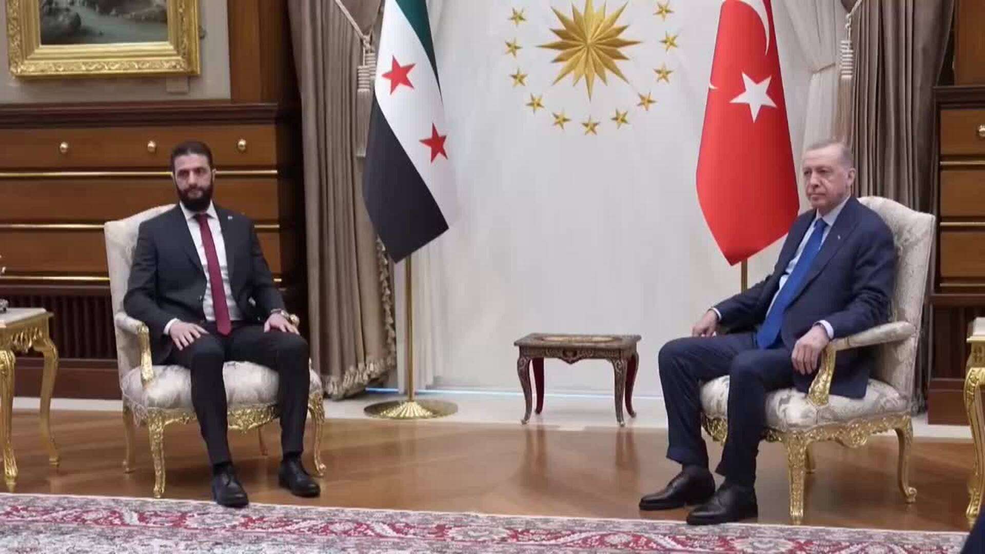 Erdogan y Sharaa aseguran llevar relación turco-siria a 