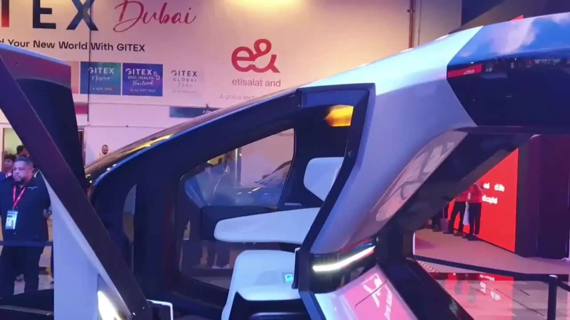 Dubái acoge su futurística gran feria anual de tecnología