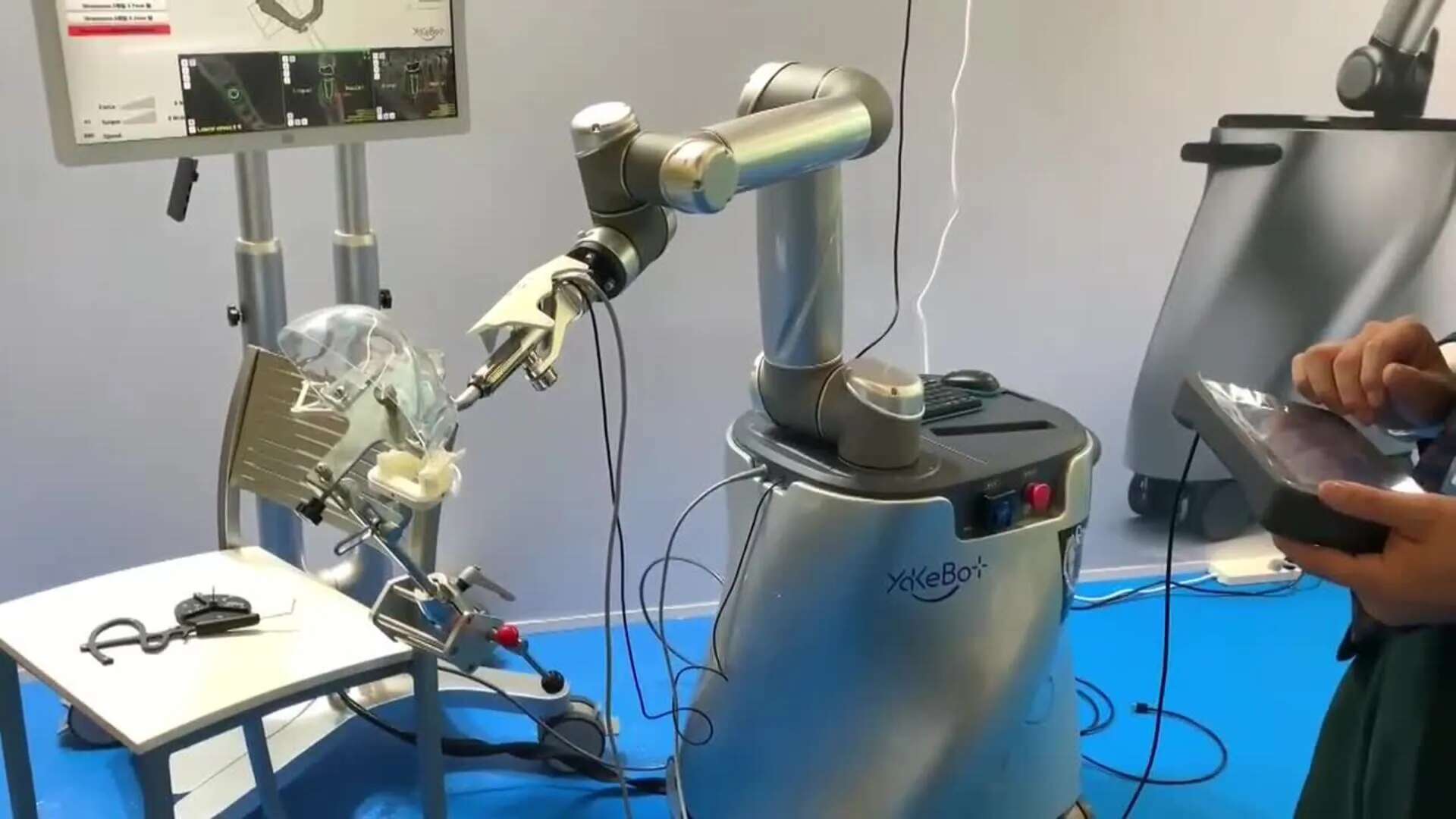 'Yakebot’, el primer robot-dentista, ya es una realidad