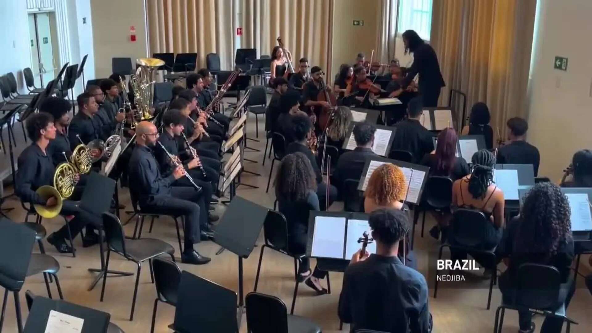 Tripulante de Polaris interpreta desde el espacio canción de 'Star Wars' junto a orquestas