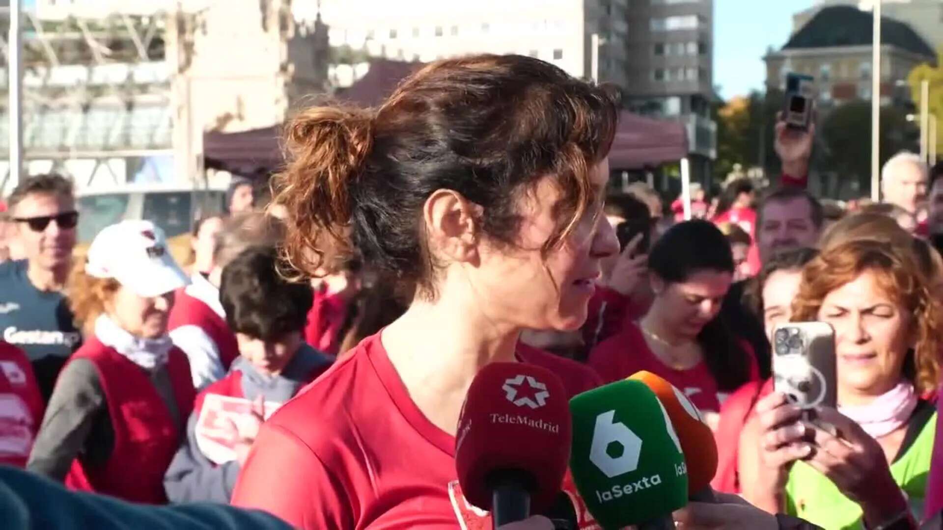 Ayuso participa en la carrera solidaria 'Ponle Freno': 