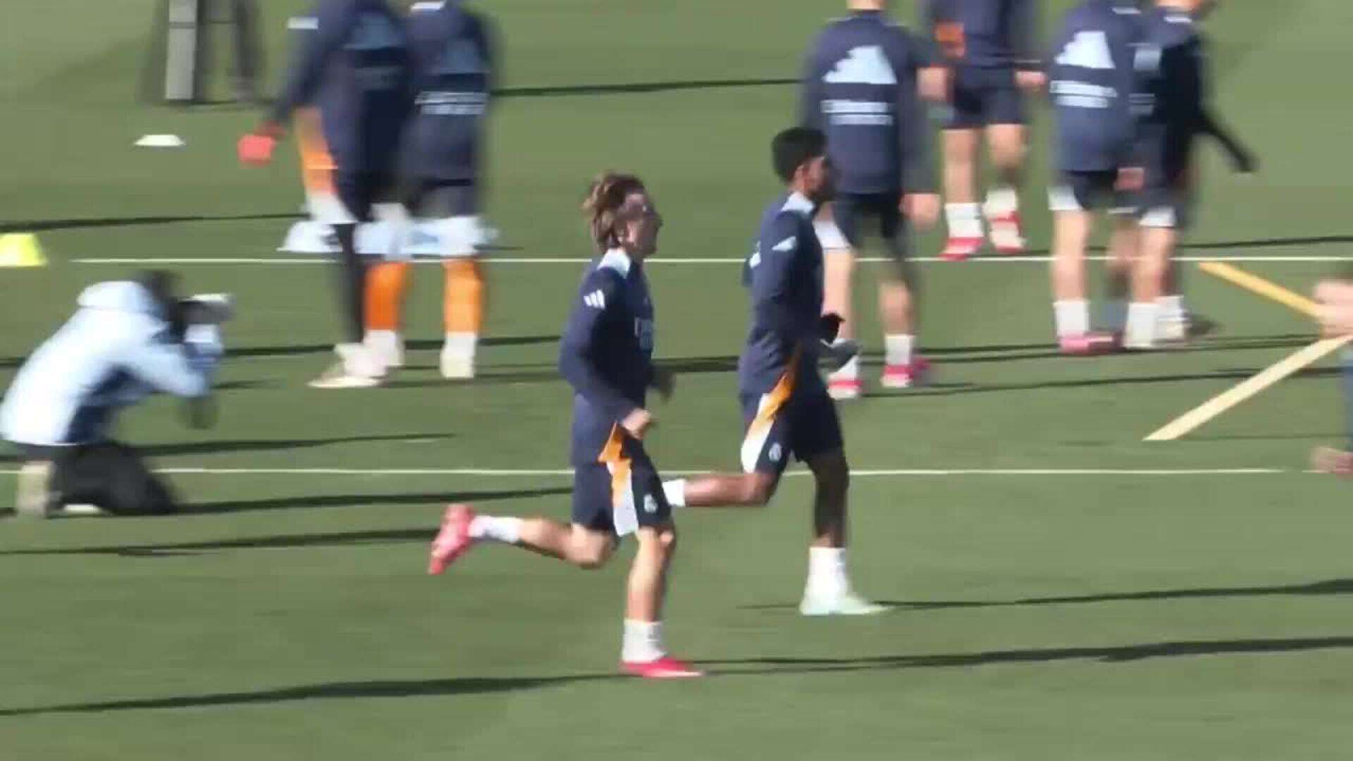 Camavinga con el grupo en un entrenamiento sin Vinícius, Bellingham ni Alaba