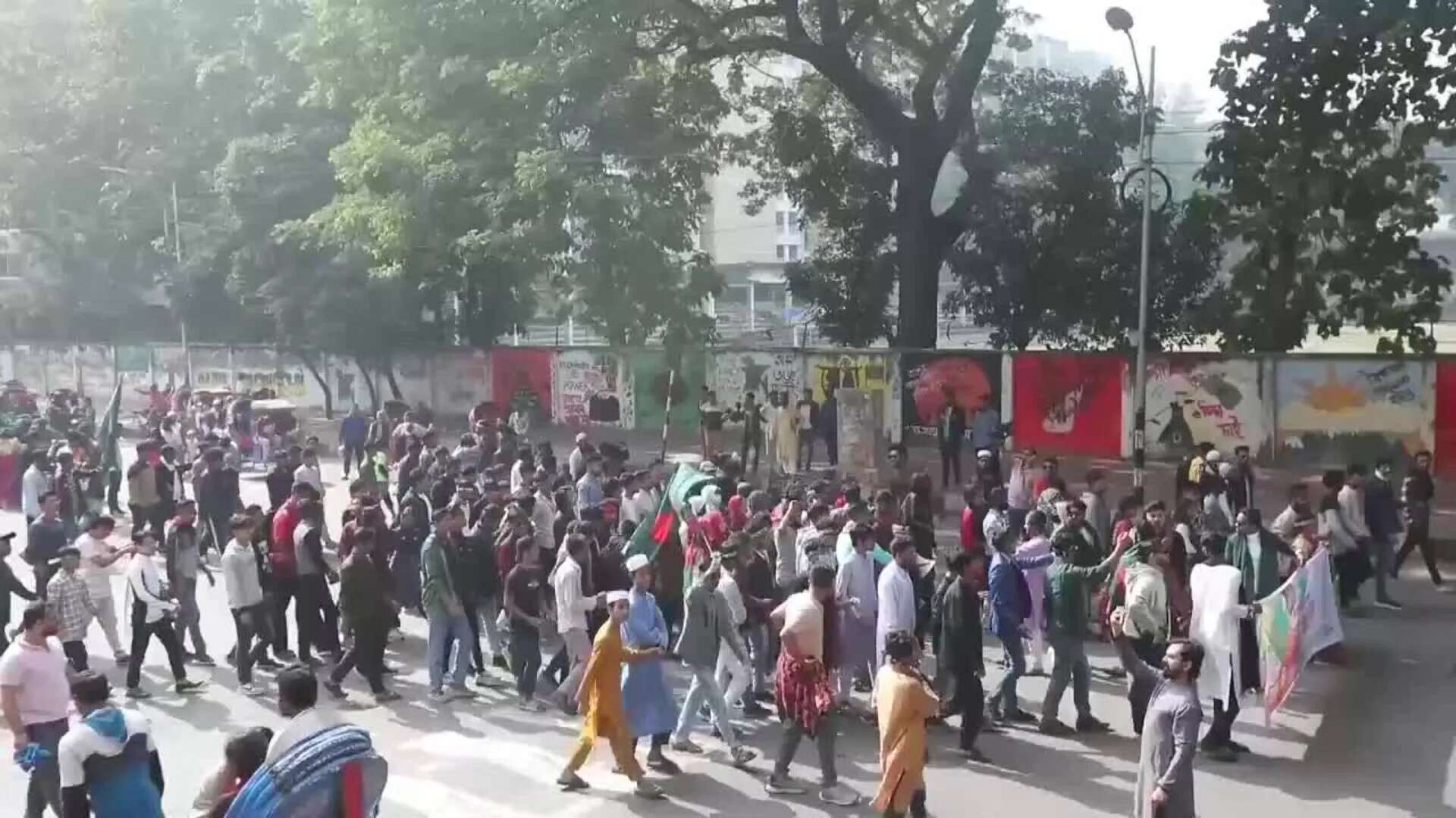 Estudiantes conmemoran en Bangladés el 54º aniversario del Día de la Victoria del país